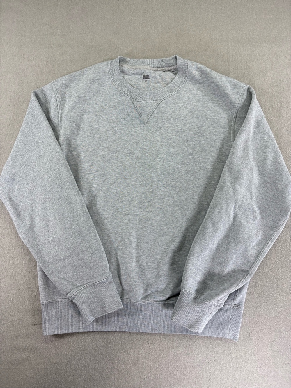 UNIQLO Men’s Small Heather Gray Crewneck Sweatshirt Minimalist Pullover